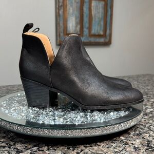 Journee Collection Sleek Black Ankle Boots NWT 10
